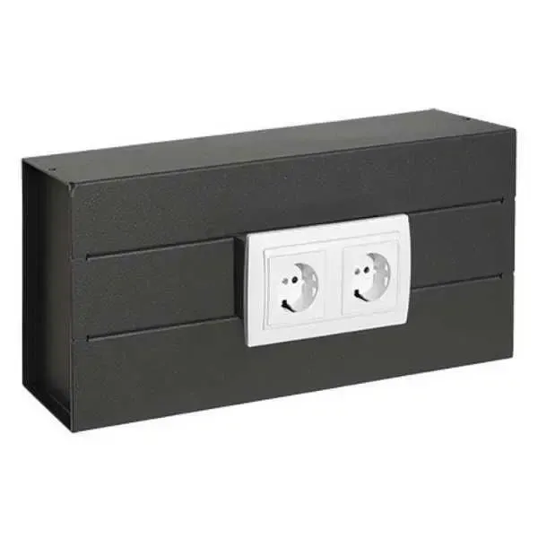Caja fuerte camuflada tipo enchufe